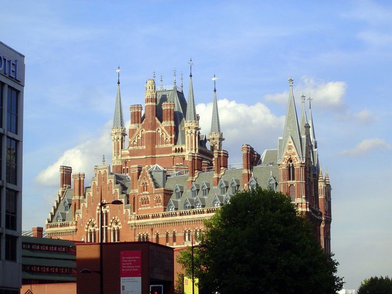 Big hotels arrived with the railroads, and London soon had at least seven, each attached to a different station. By 1875, Building News coul