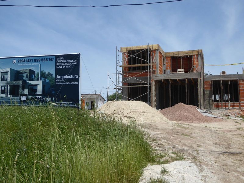 Still, it's not a ghost town, and new houses are being added on the fringe.