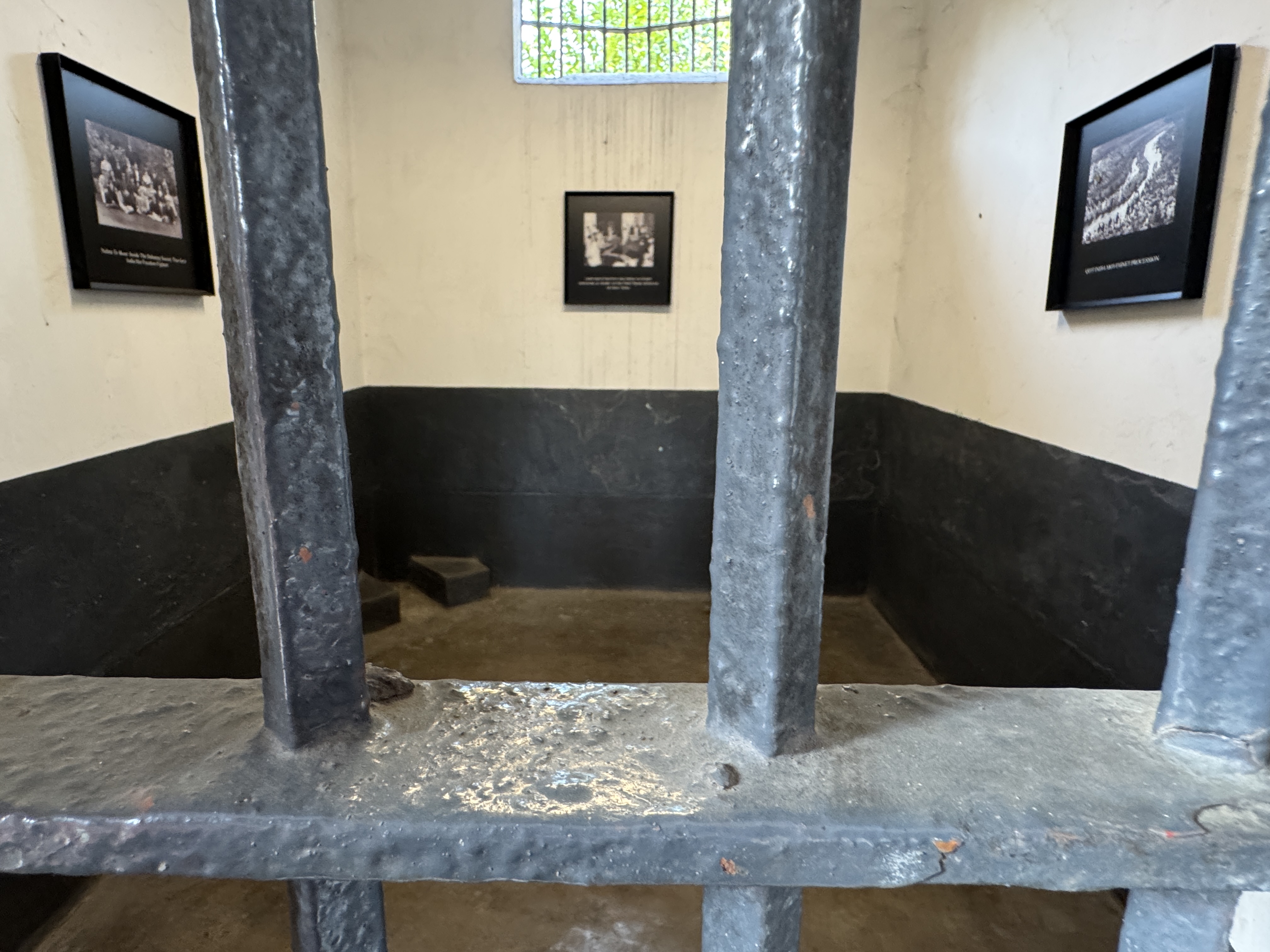 Important political prisoners enjoyed choose another word if you wish private accommodation ditto.