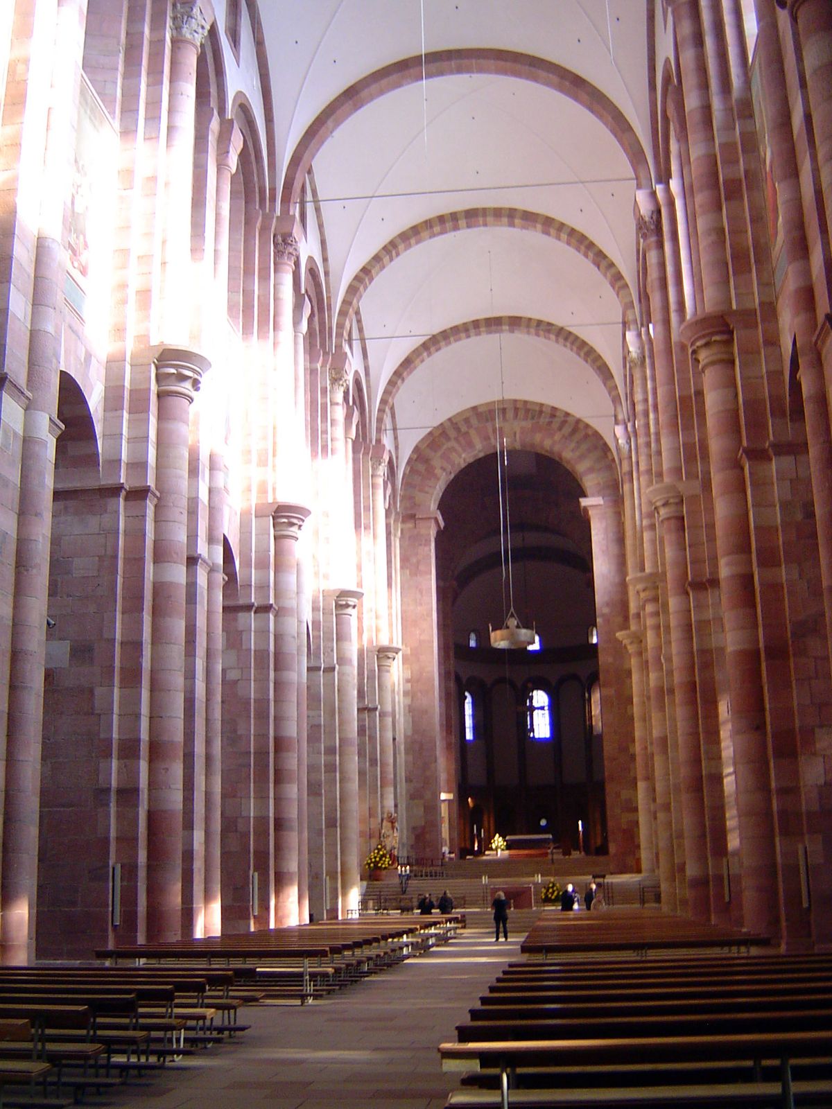 As consecrated in 1061, the roof was made of flat wooden boards. Thirty years later, Henry IV ordered the nave to be raised five meters and 