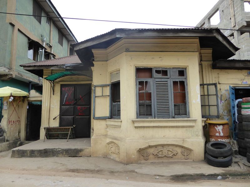 Simpler colonial houses survive. This one, like the Jaekel House, is in Ebute-Metta. The name means "Three Jetties." The place was a fishing