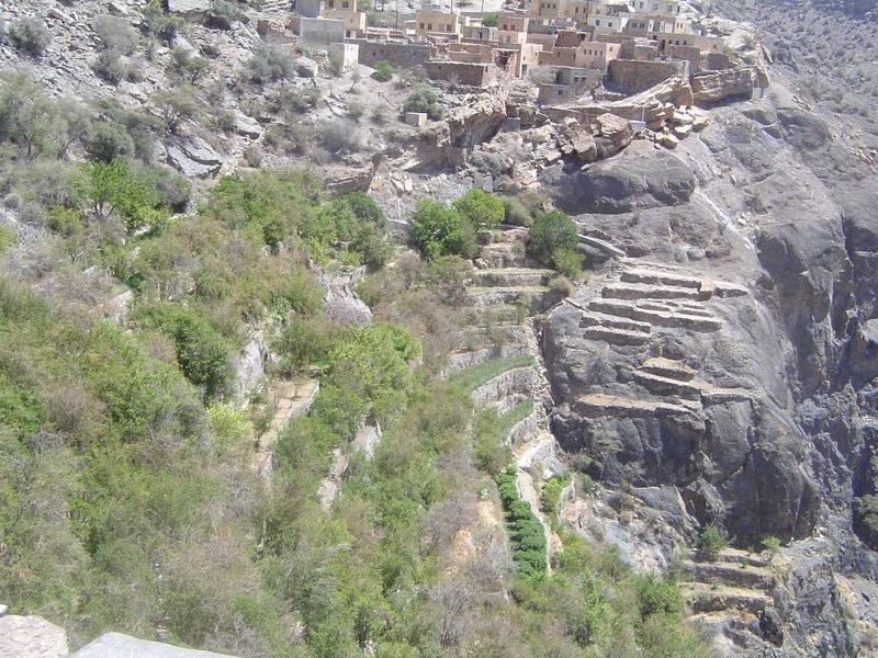 We're at the head of the valley, or at the bend of the hairpin. The view here is back toward the start of the path and the village of Al Aqo