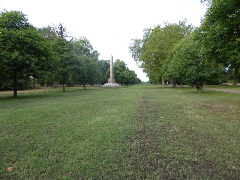 We're approaching the district from the north and so are crossing the Kensington Gardens. Nice obelisk. Any ideas?