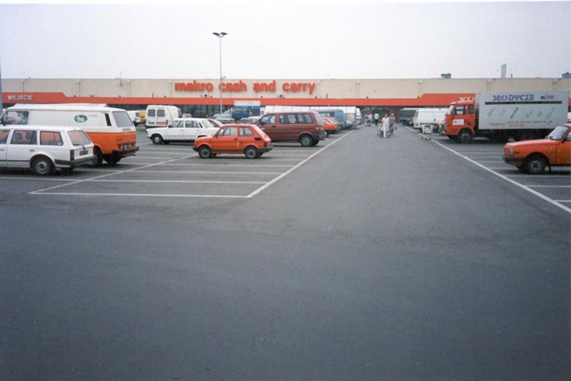 What killed those Food Palaces? Here's part of the answer: a spanking-new wholesale food market on the west side of Warsaw.