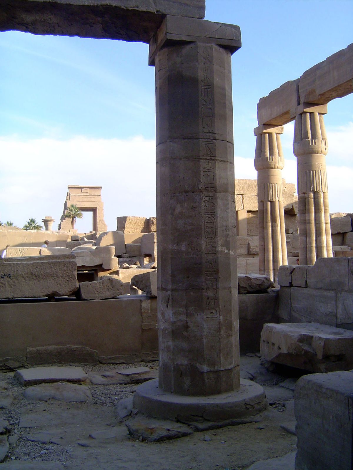 Looking east from that building: two more column types are evident, polygonal and fascicular or papyrus-bundle.