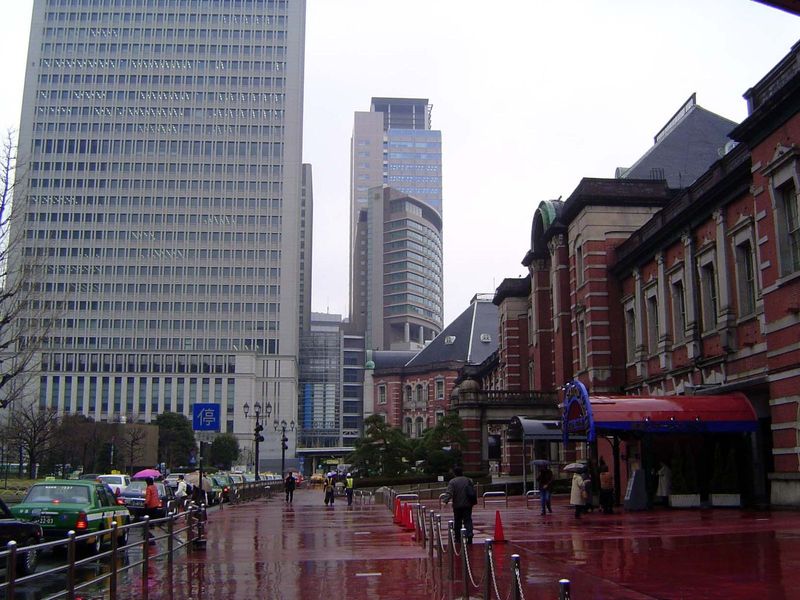 In practice, the urban landscape is increasingly a juxtaposition of types—in this case the Tokyo Station dwarfed by the Shin Otemachi Buildi