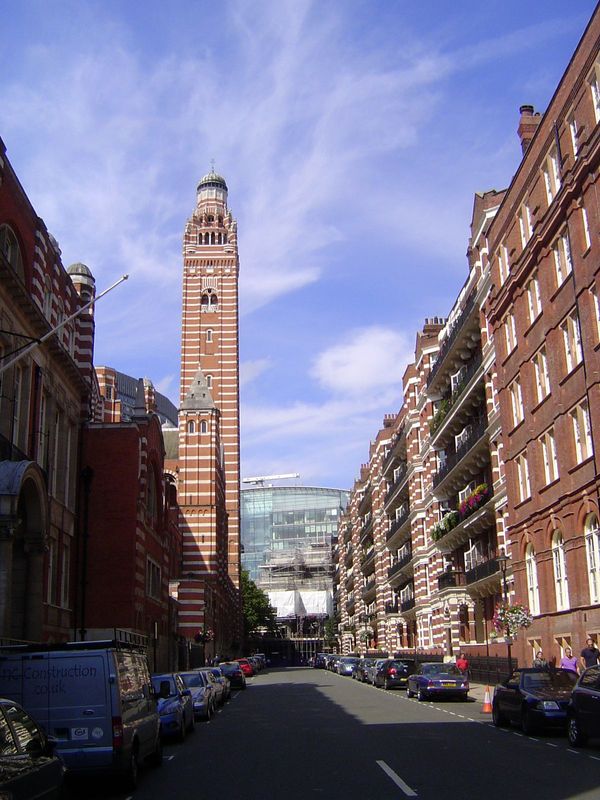 Half a mile to the southwest and only 300 meters from Victoria Station, London's Roman Catholic Westminster Cathedral is free, a great relie