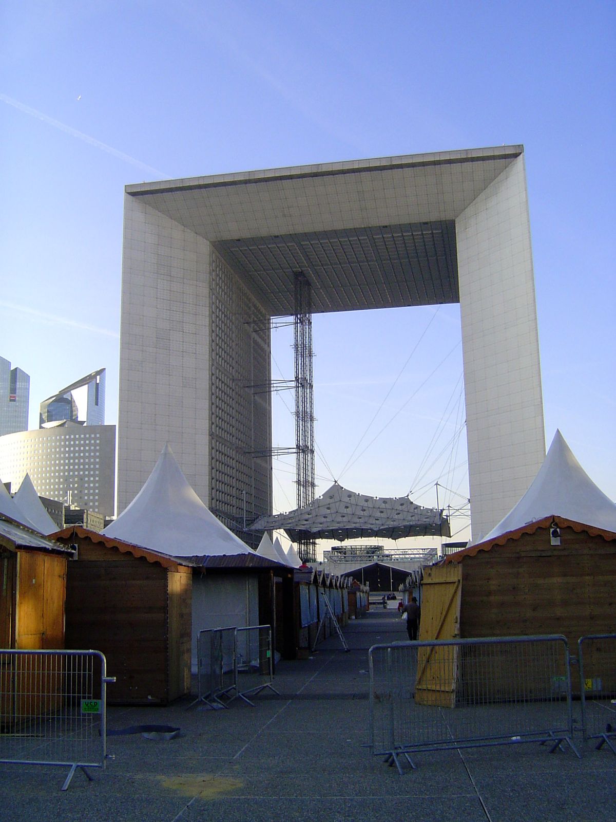 Speaking of slick and sorry, we've come over to La Défense and its iconic Grande Arche. Ayers calls it "an allegory of the universe, in whic