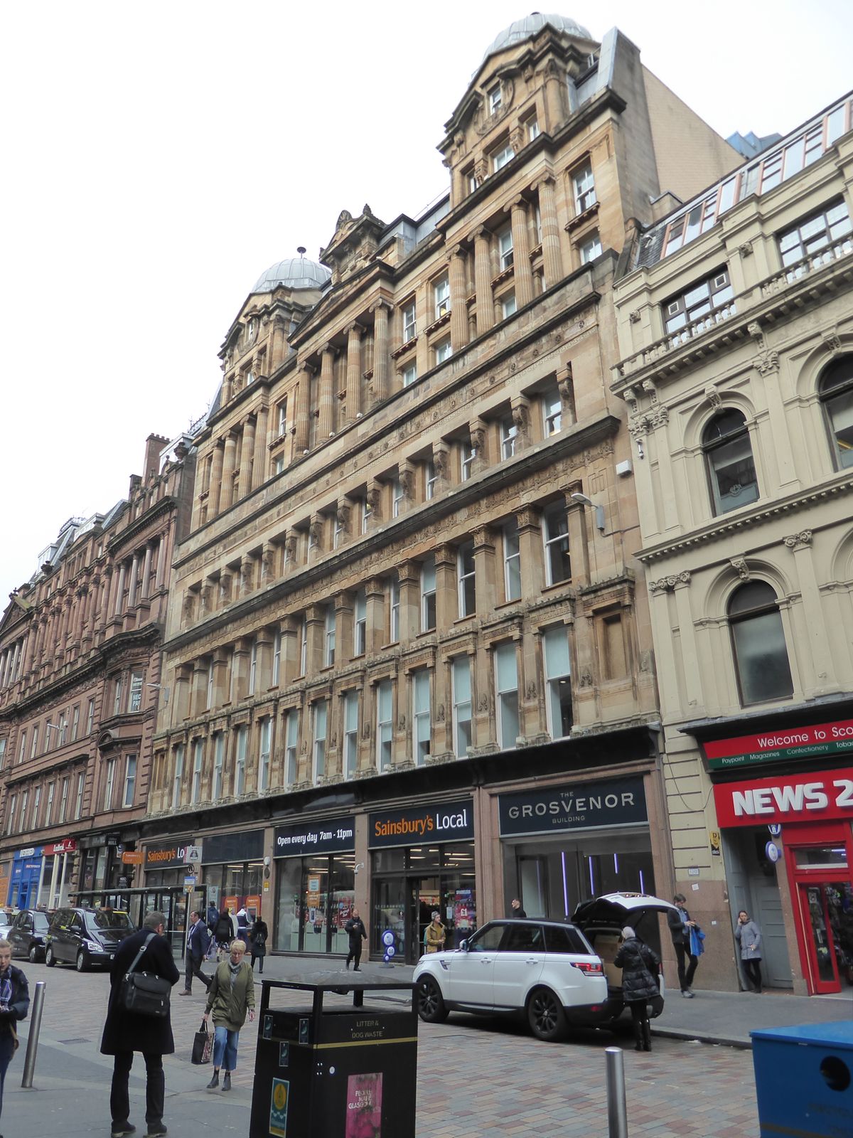 And now to the business of making money. We're back at the entrance to the central station, but now we're looking across the street at the G