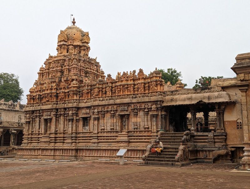 Here's the Subrahmanya shrine, added about 600 years later.  Goes to show that it's not just Christian churches where style evolves glaciall