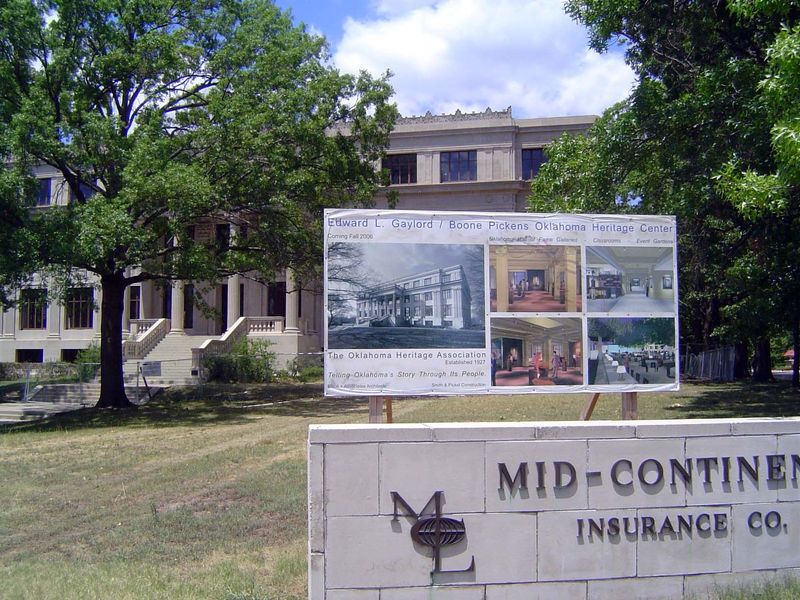 For example: here's the old building of Tom Braniff's Mid-Continent Life Insurance Company. It was built in 1926 at the southeast corner of 