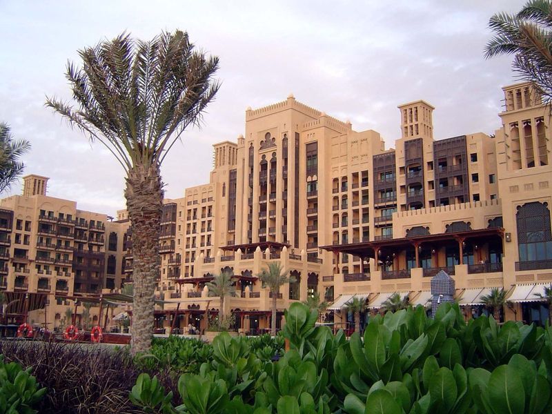 Behold the front side of Mina A' Salam, the "boutique hotel" that's what they say that constitutes the first stage of Madinat Jumeirah, a pr