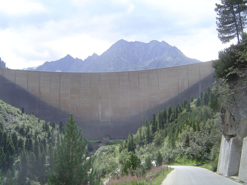 The dam itself.