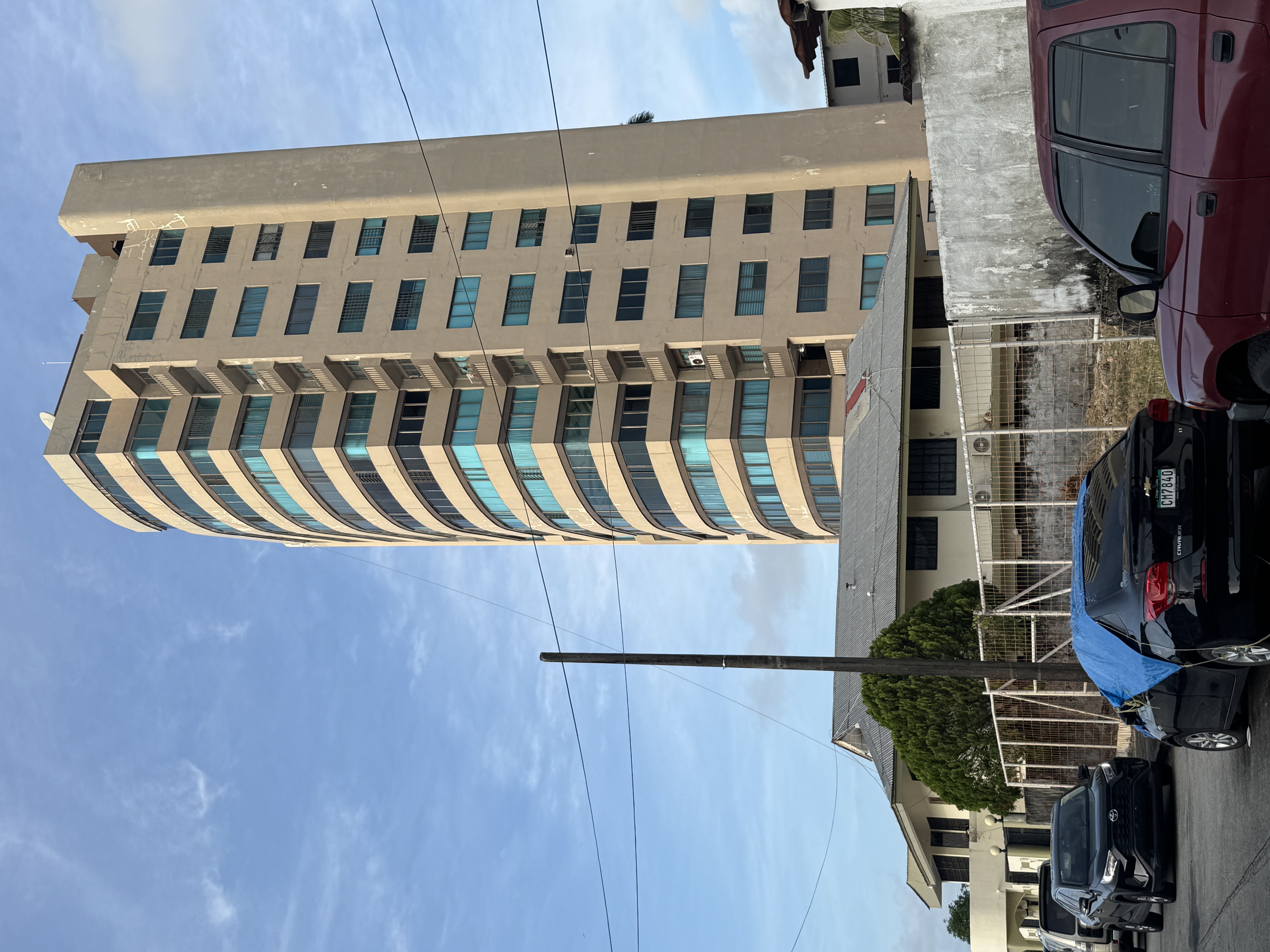 Here's an exception.  It stands next to the Hotel Washington.