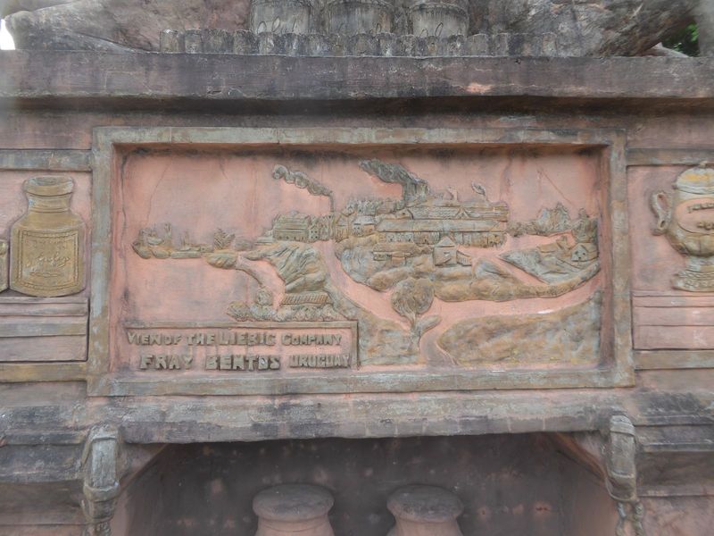 Who made the monument? Don't know, though it had to have been before 1924, when the name Liebig was dropped.