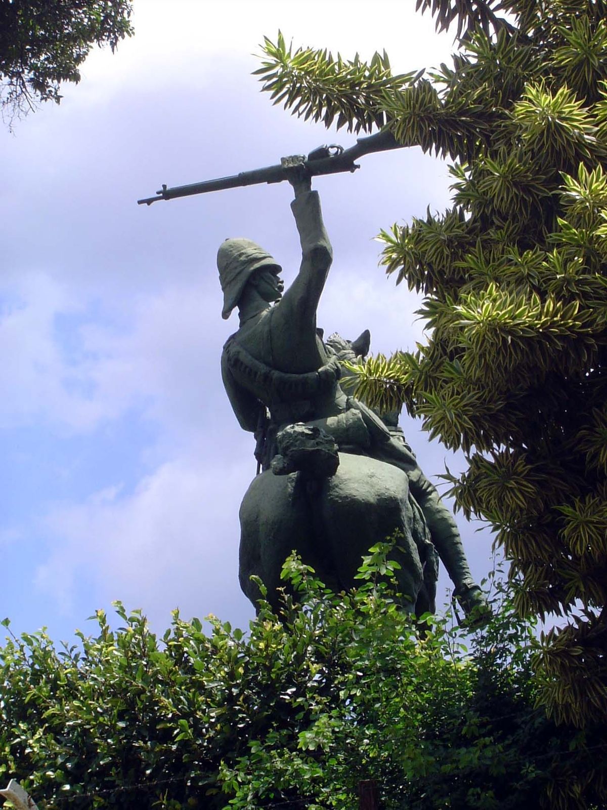 The figure comes from the Boer War and shows a member of the Ceylon Planters' Rifle Corps.