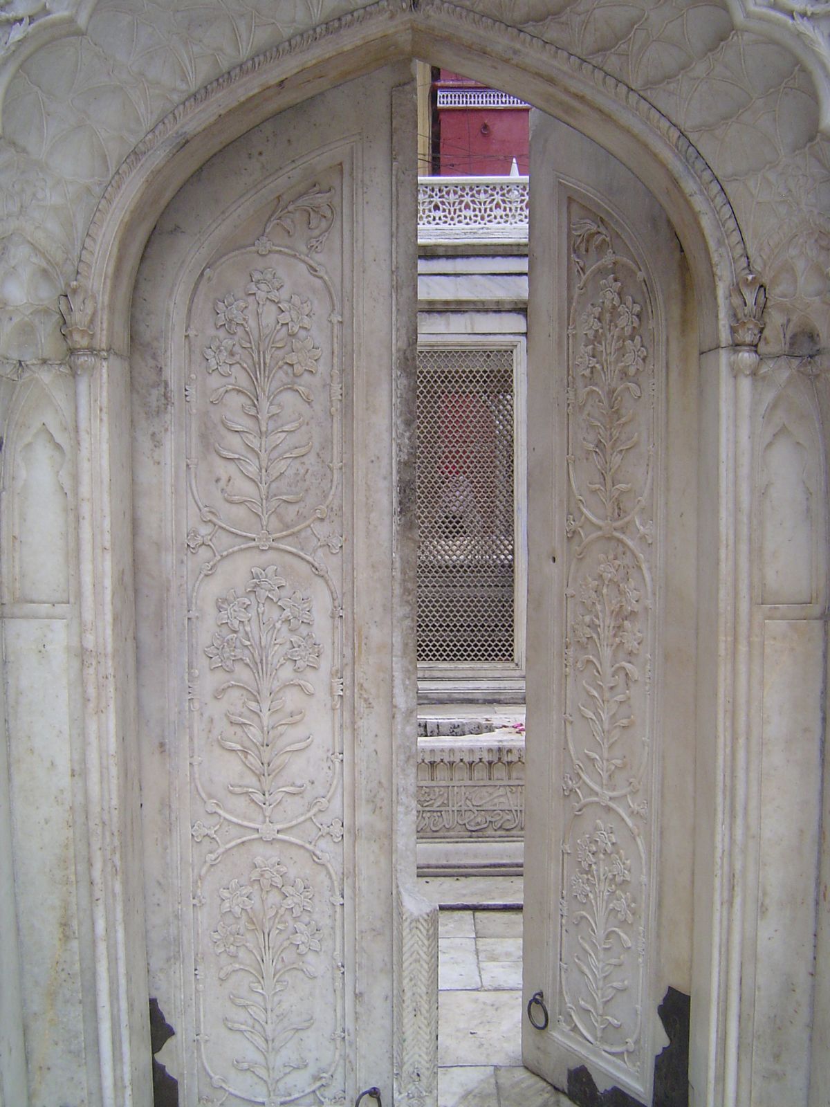 Marble doors on the tomb of Muhammad Shah.