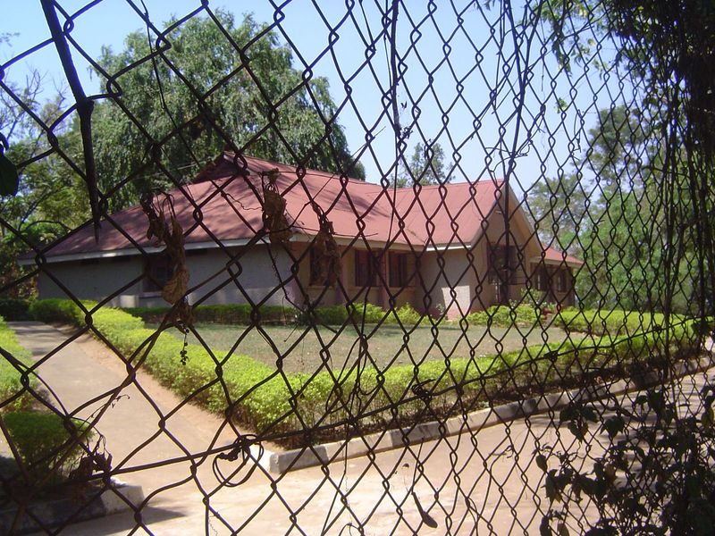 Another vintage home, this one with plenty of space. Wonder where it is?
