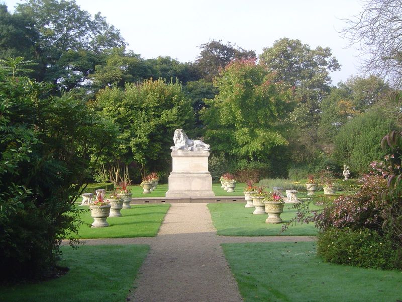 A quick detour now to Sunbury on Thames, where, about three miles south of Heathrow Airport, there's another monument to Lendy.