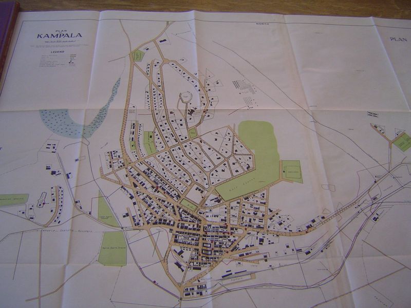 Close-up. Mirams calculated that Kamapala in 1930 had a total of 518 buildings, of which 208 belonged to the government and of which 142 wer