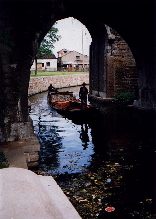 Ten years ago, before the scenic-area designation put a kabosh on things, Wumen was crowded, and a procession of boats poured through Pan Me