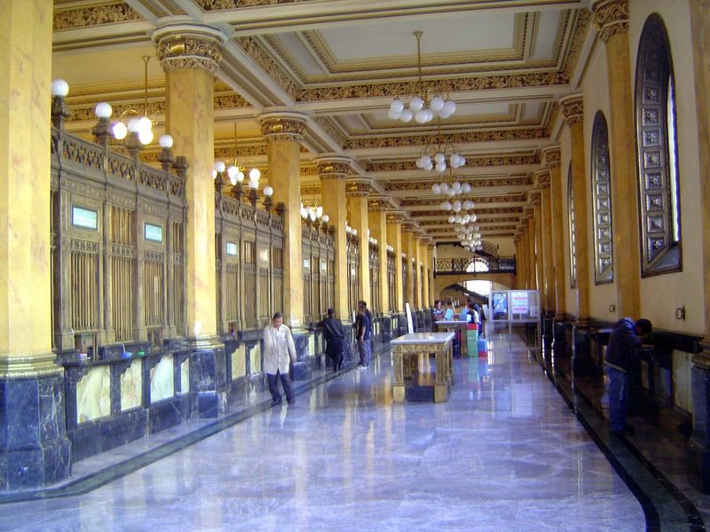Another relic of the Porfiriato, this is the Palacio de Correos de Mexico, built to commemorate the centenary of Independence. Díaz inaugura