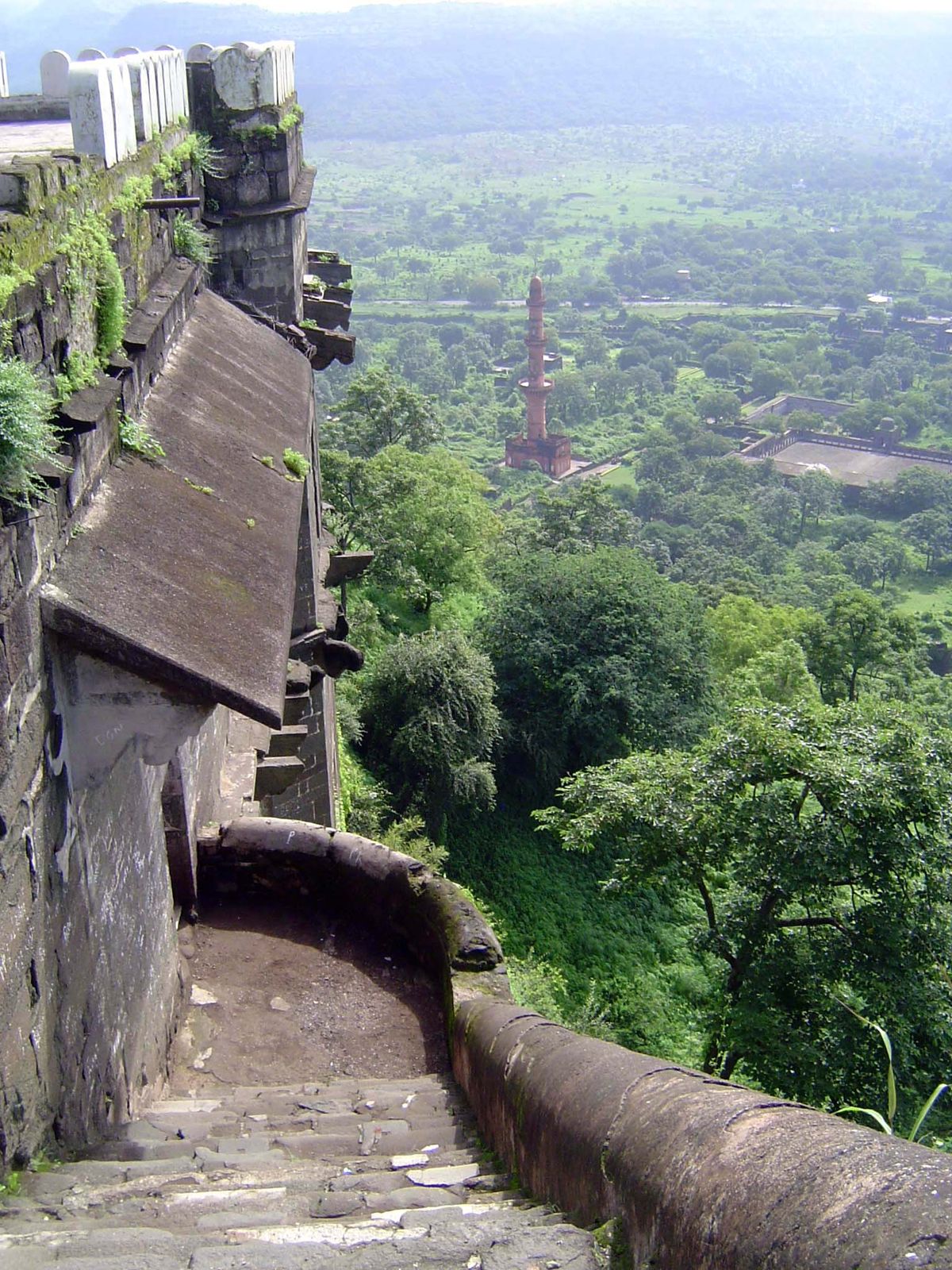 Looking over the Baradari Mahal, a favorite summer residence of both Shah Jahan and his son Aurangzeb.