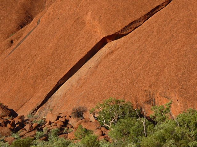 Boulders accumulate the way they do at the foot of El Capitan.