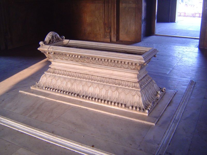 Fergusson sniffs that the cenotaph is "somewhat florid."
