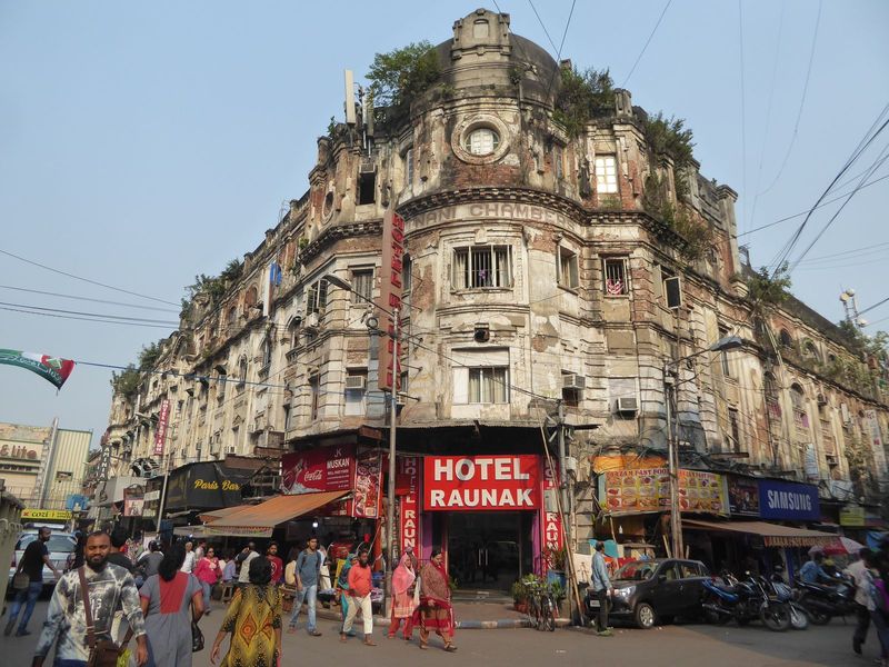 Welcome to the Futnani Chambers, named for the family that subleased the building from Hindustan Life Insurance, which in turn leased the bu