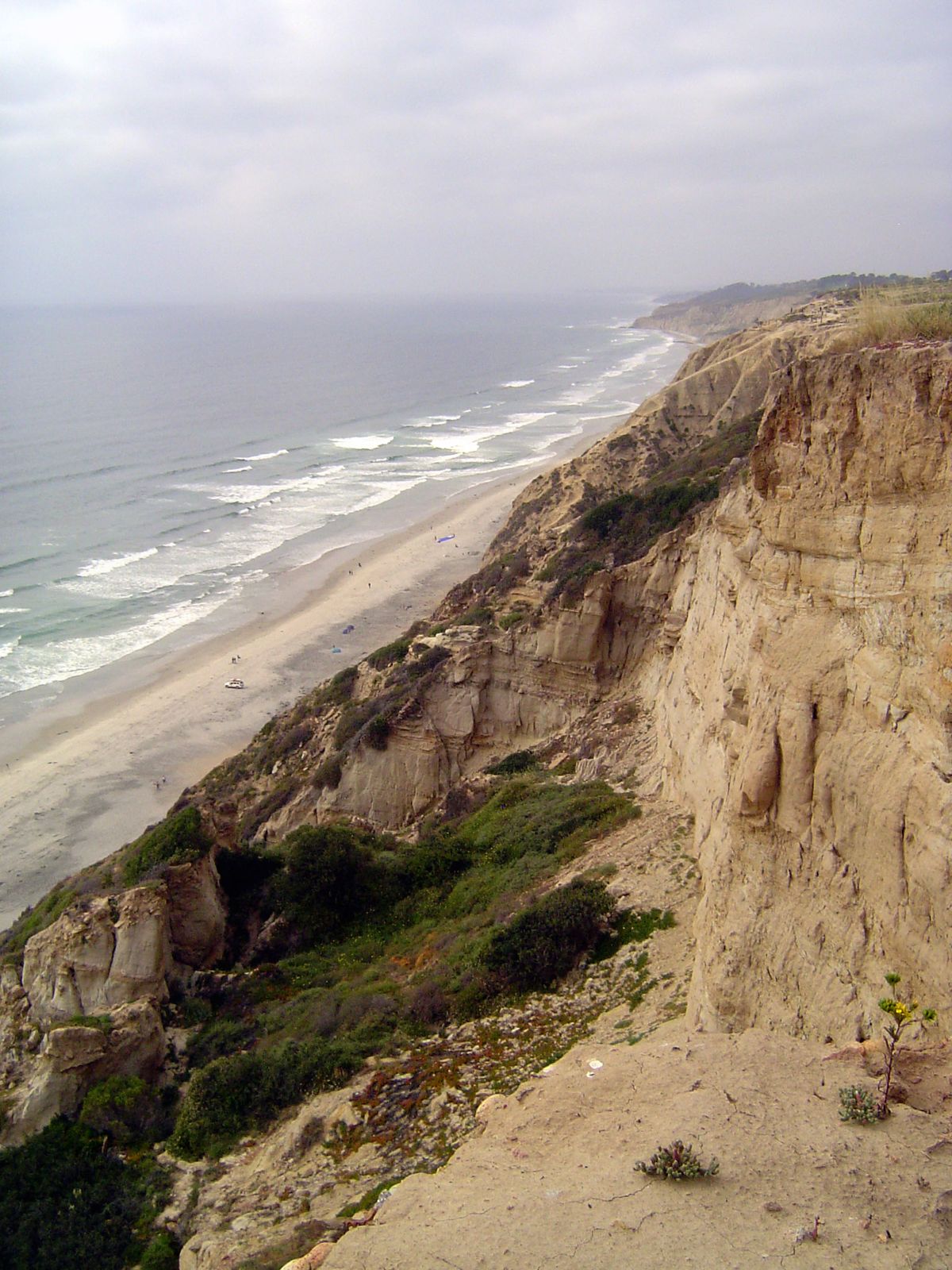 Better to play at the beach, here with the soft cliffs between Del Mar and La Jolla. How the students at UC San Diego, just to the east, fin
