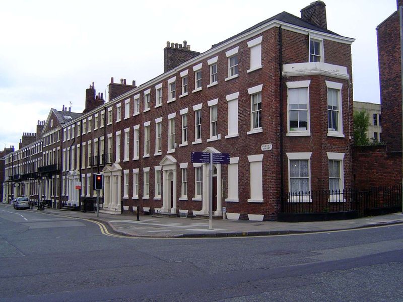 Roscoe Street, at the entrance to the cathedral. Speculators leased large tracts from the municipal corporation, then subdivided the land fo