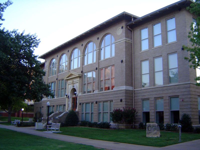 The oldest building on campus is Old Science Hall, built in 1904 in a style that is vaguely Romanesque but perhaps closer to big-windowed de