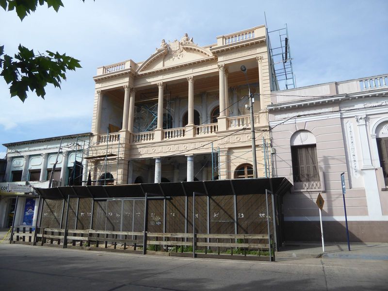 Also facing the square, the Cine Stella was built as a theater in 1892.