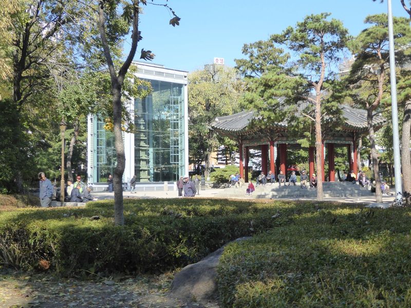 Here's something more arresting. We're only a few minutes away in Pagoda Park, now Tapgol Park. The park was created in the 1890s, apparentl