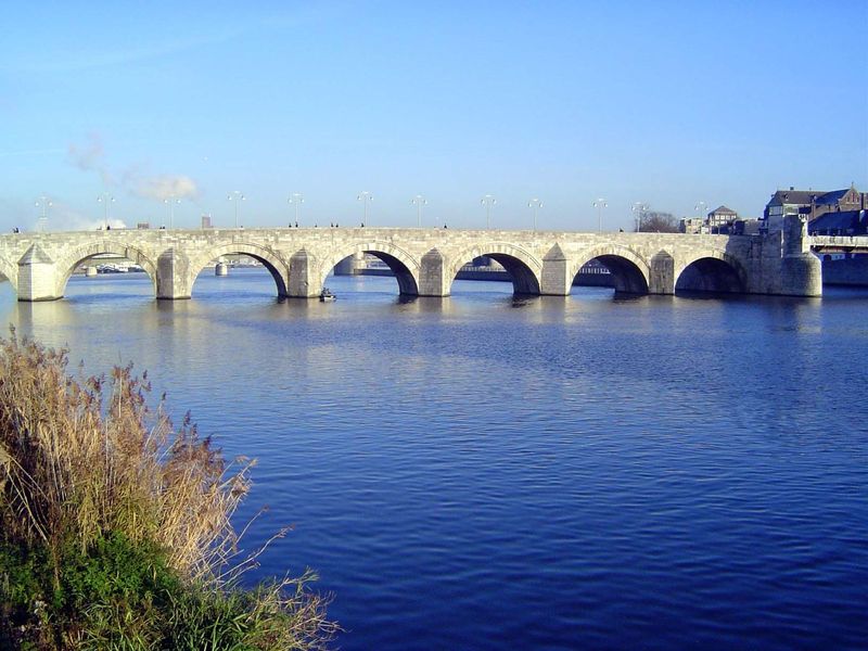 The St. Servaasbrug the name is a reminder of St. Servatius was built in the 1280s a couple of hundred yards downstream from the site of the