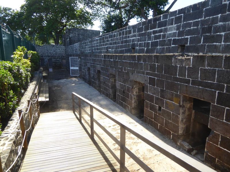 And here on the waterfront is the Aapravasi Ghat, on the UNESCO World Heritage list since 2002. Until 1987, it was called Coolie Ghat.