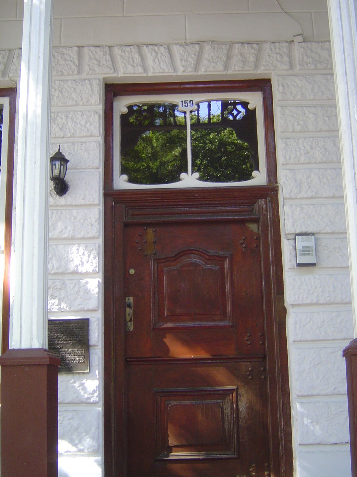 Is the door handsome?