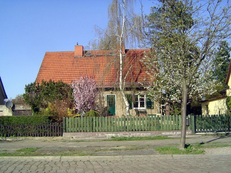Snug and tidy, and less than 10 miles southeast of the city center. How to pack the houses tighter?