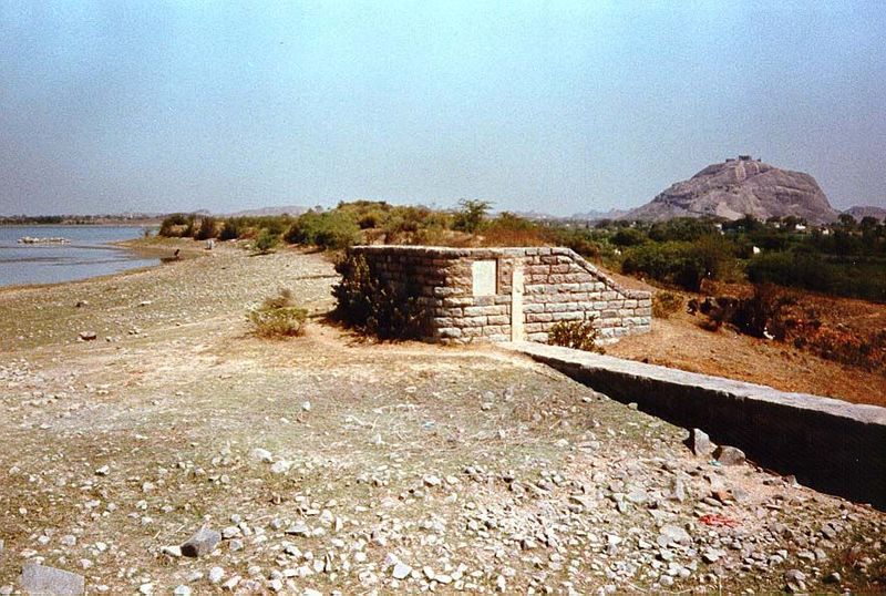 Another example of Roscoe Allen's tank-repair work: the spillway of the Bhongir Tank, northeast of Hyderabad.