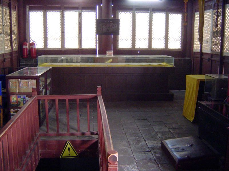 When the imperial-examination system came to an end, the school here became for a time the Pingyao County Industrial School. But in that gla