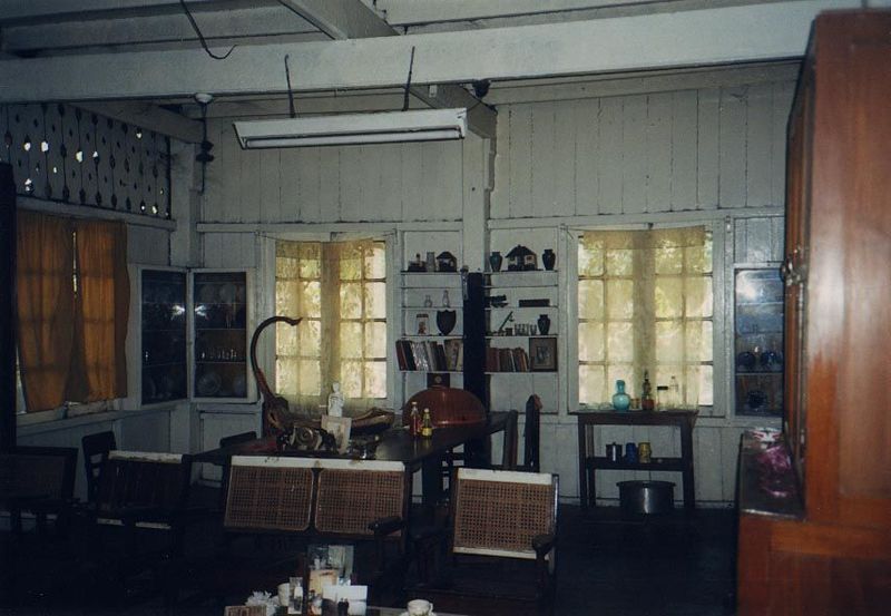 The main downstairs room. The inside is like camping, with walls, like the one on the left, deliberatey open to every breeze, even though it