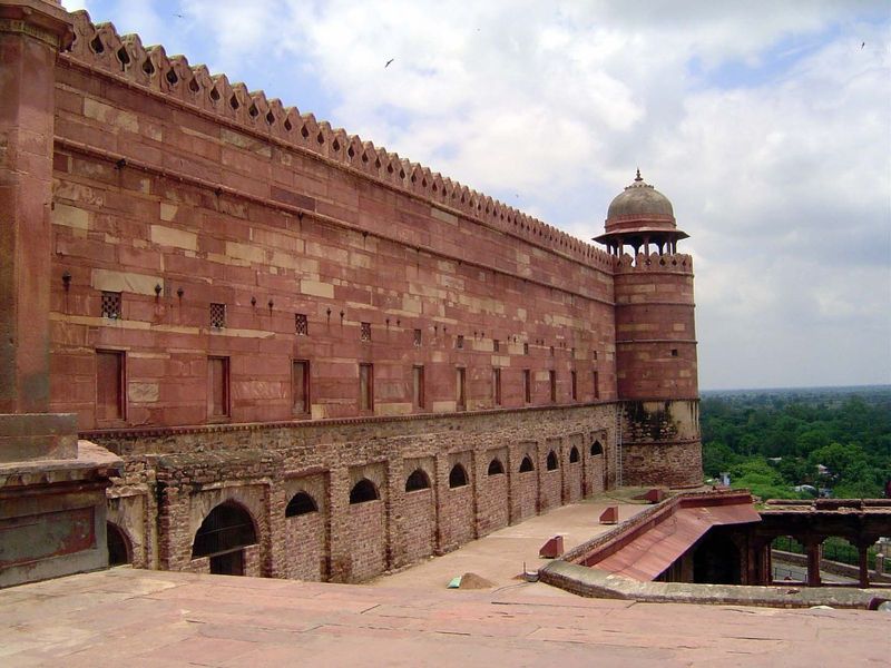 The exterior wall of the city's great mosque.