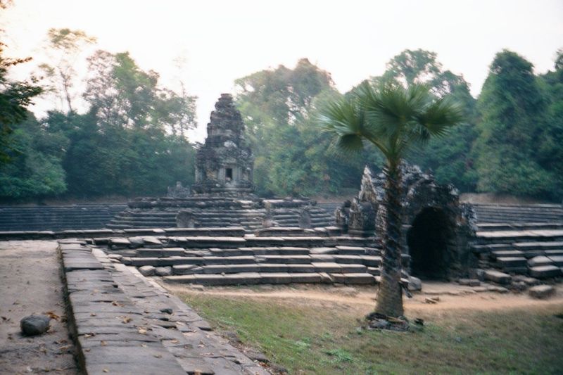 Standing back a bit, you can see two sides of the large square pool that surrounds the island. In the foreground you see two sides of one of
