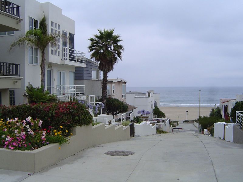 Wedged between LAX and the Palos Verde Hills, the cities of Manhattan and Hermosa Beach worship the beach.