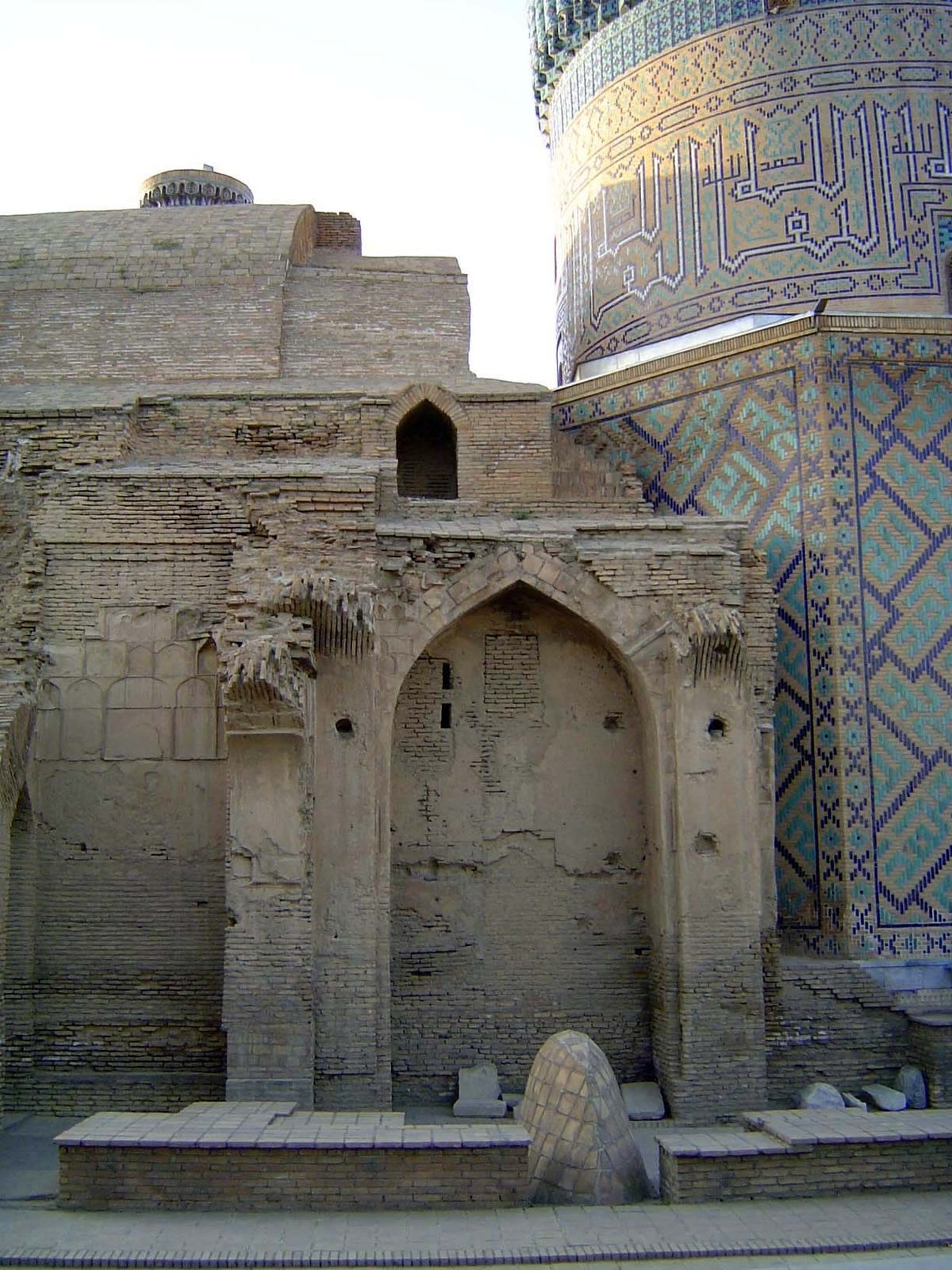 From the back, showing the characteristic banai tilework.