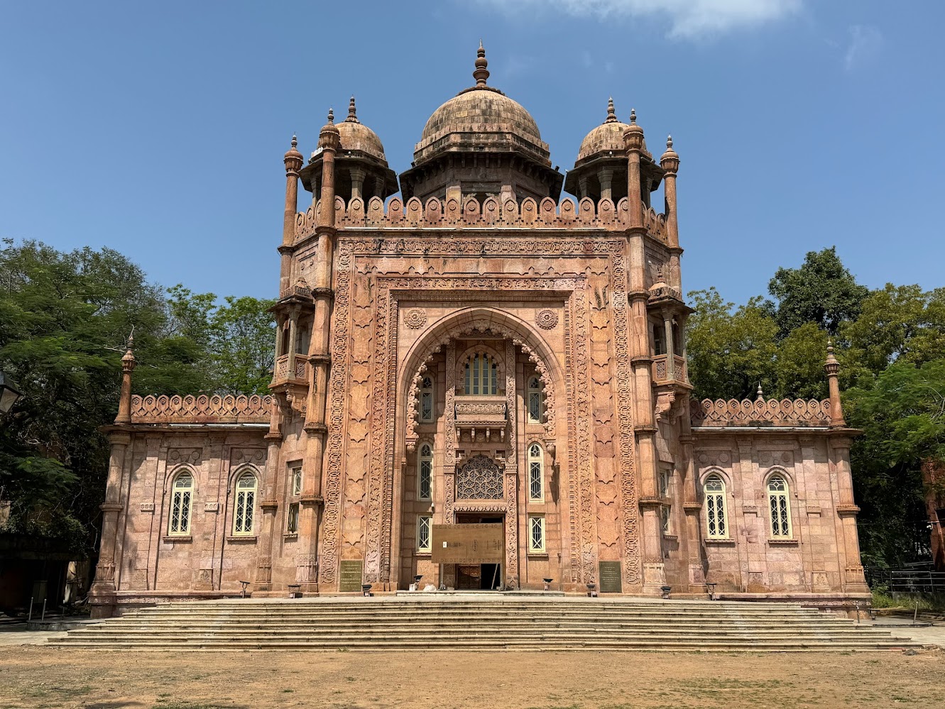 We're come down to Chennai to take a look at the Amaravati stones there.  This is the museum's most atmospheric building.
