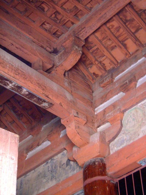 Liang wrote to Fairchild: "This 'attic' was inhabited by thousands of bats, which clustered around the ridge like a thick spread of caviar, 