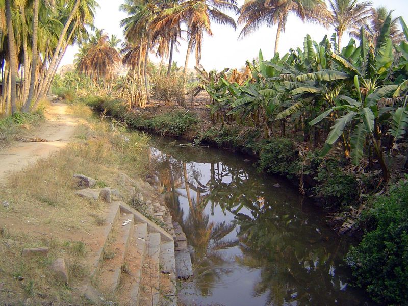 And here, within the Hampi site, is the Hiriya Canal, now called the Turtha or "Swift" Channel and dating back to about 1400. The point bein
