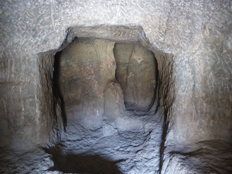 Here's a bit of a cave abandoned early in the process. Tools? Waste disposal? Design guidance? Wish I knew.